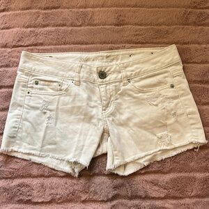 American Eagle stretch jean shorts white (size 2)